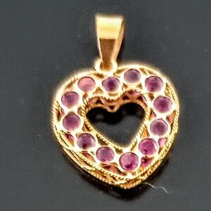 18KT STAMPED Y GOLD HEART FILIGREE PENDANT 15x14MM WITH 24 ROUND RED RUBIES
